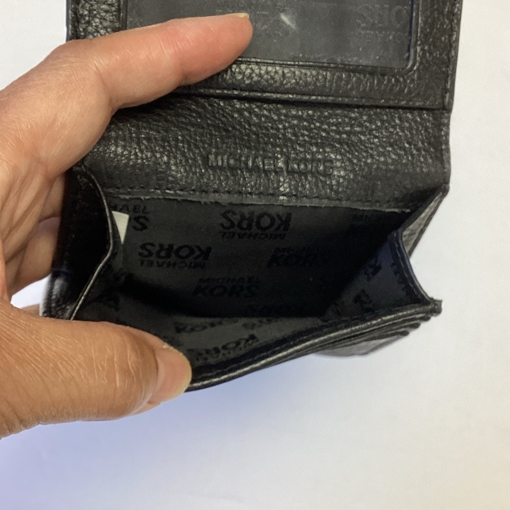 Michael Kors Black Pebbled Leather Card Holder - Picture 5 of 7